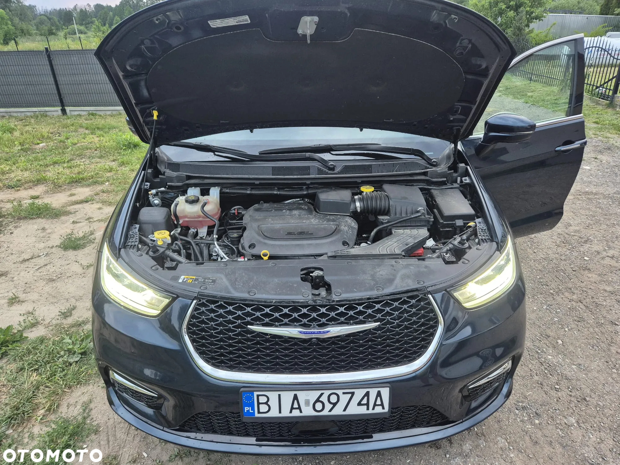 Chrysler Pacifica - 36