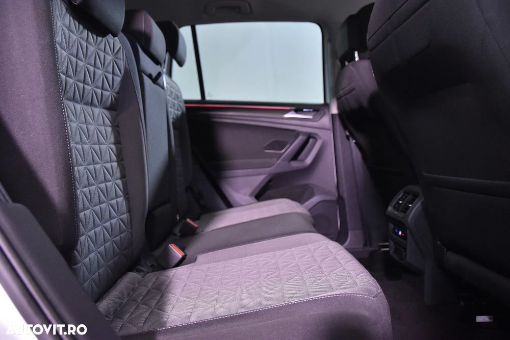 Volkswagen Tiguan - 13