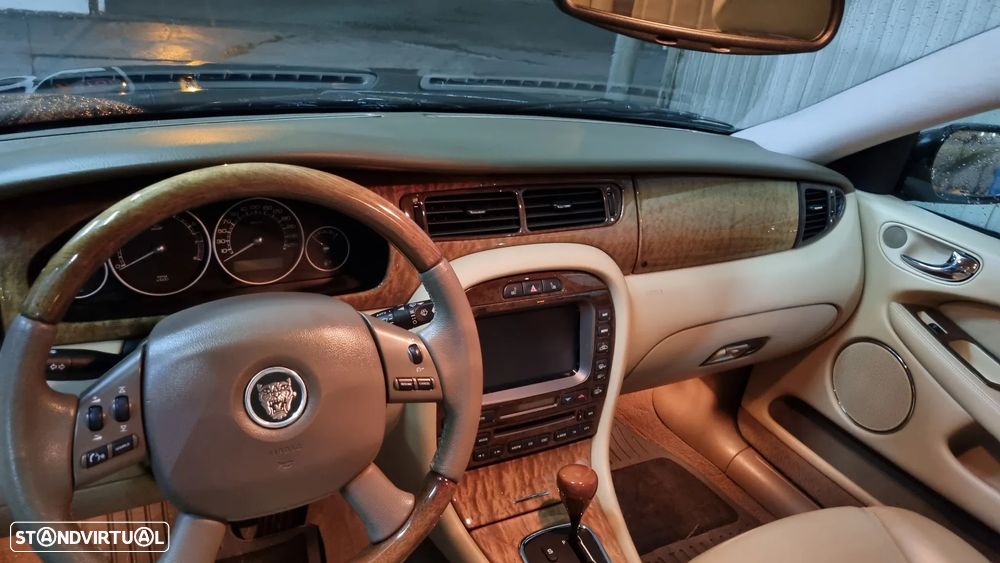 Jaguar X-Type SW 2.5 V6 Executive Aut. - 9