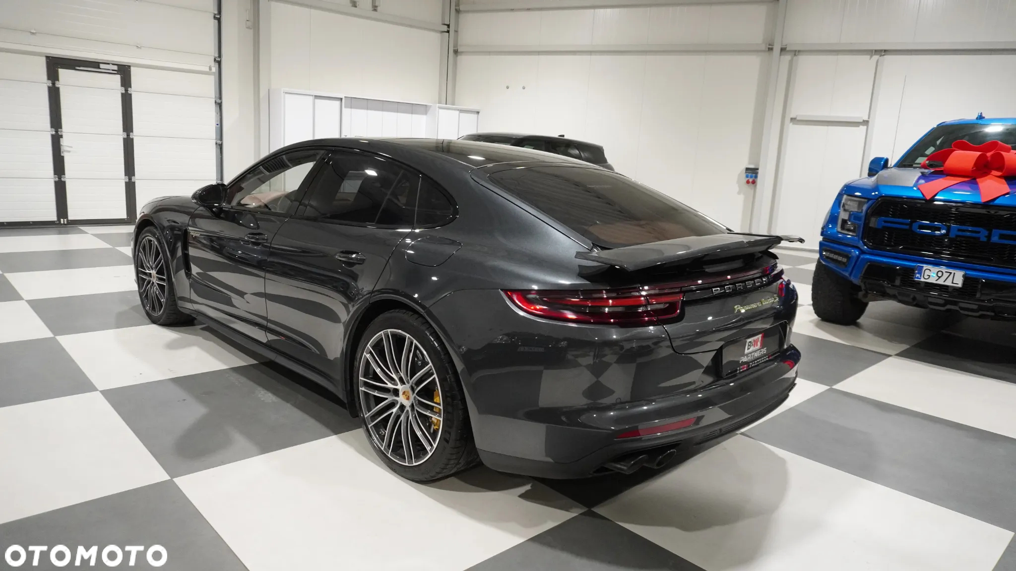 Porsche Panamera - 18