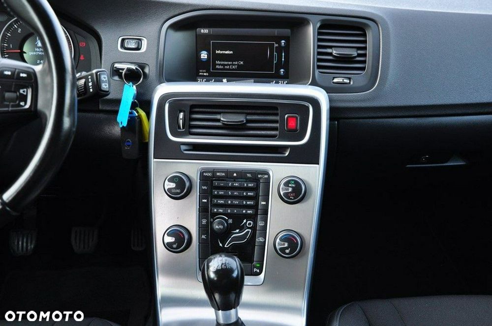 Volvo V60 D3 Momentum - 33