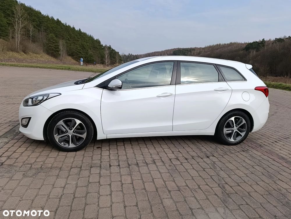 Hyundai i30 blue Kombi 1.6 GDi Style - 6