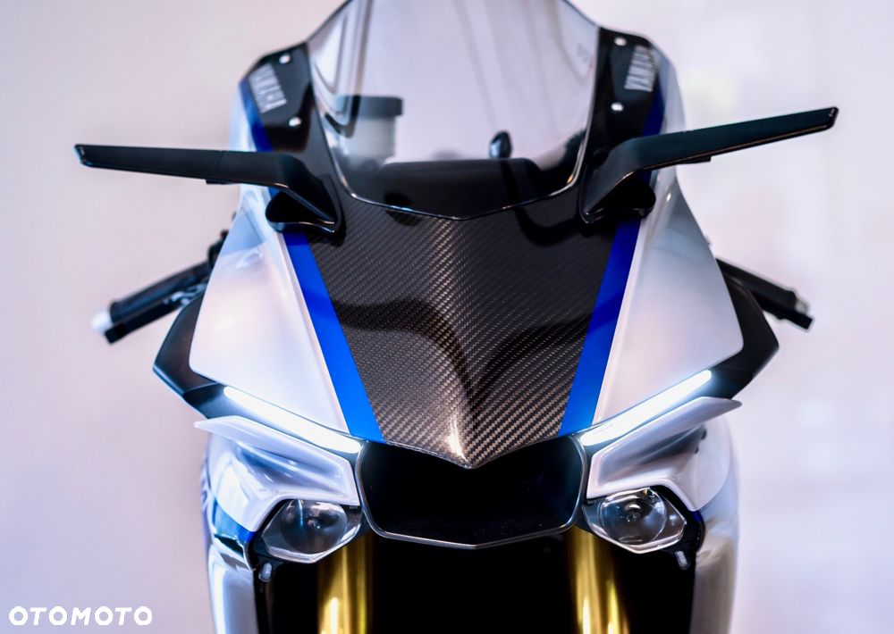 Yamaha R1 - 36