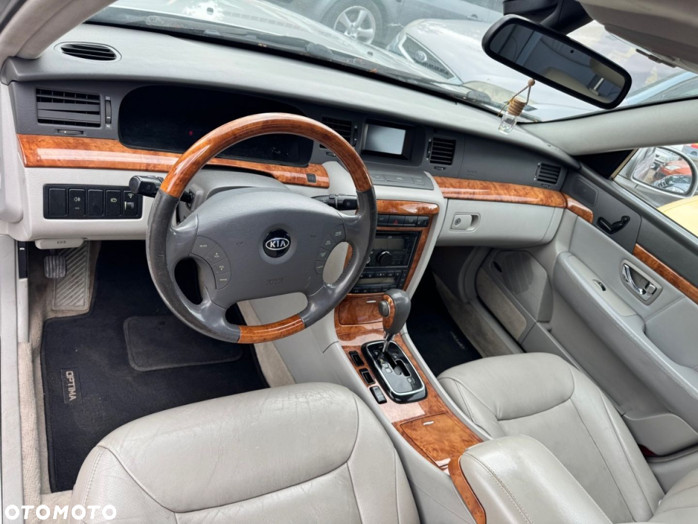 Kia Opirus - 6