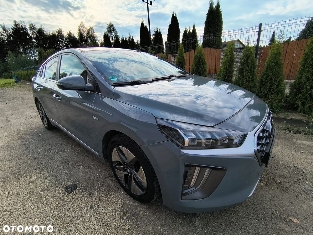 Hyundai IONIQ Hybrid Platinum - 27