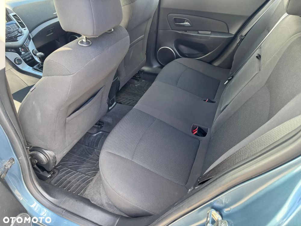 Chevrolet Cruze - 18