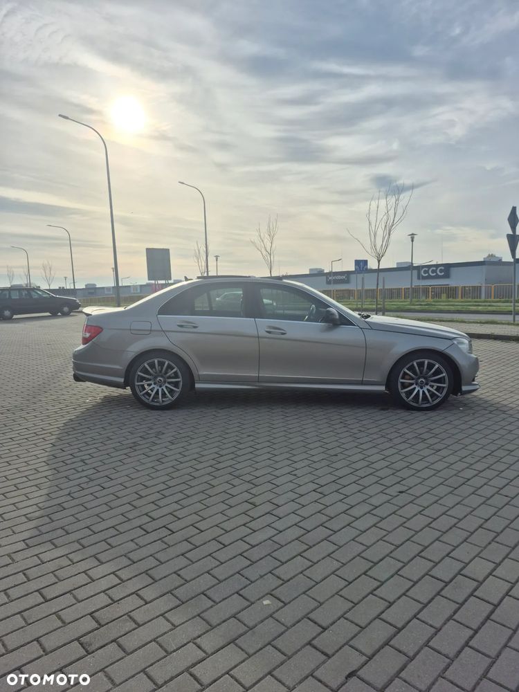 Mercedes-Benz Klasa C 300 4Matic 7G-TRONIC Elegance - 6