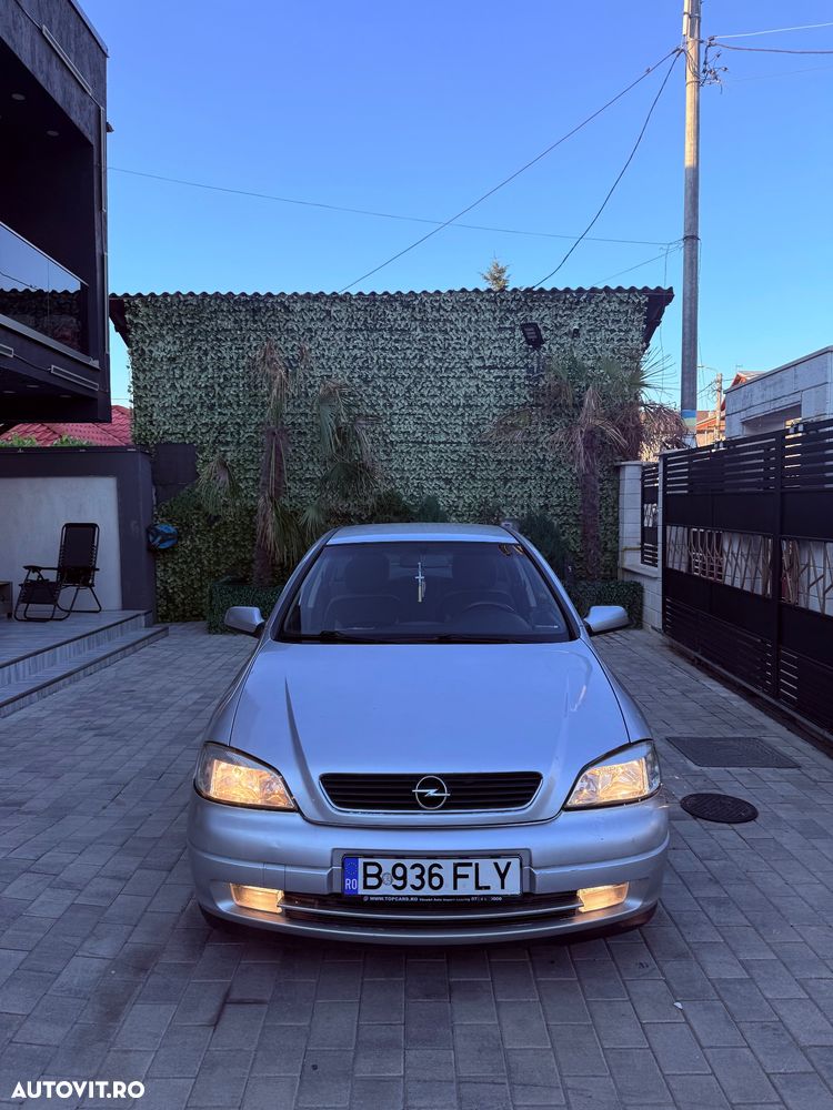 Opel Astra ver-1-8i-aut-essentia - 1