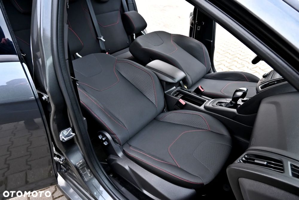 Ford Focus 1.5 EcoBoost ST-Line - 27