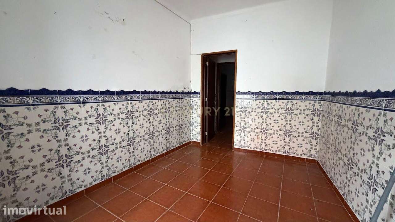 Prédio no centro histórico de Elvas com 4 fracções T1 - Grande imagem: 4/34