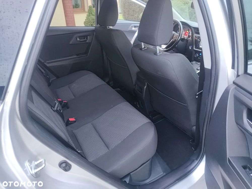 Toyota Auris 1.8 HSD Sol - 4