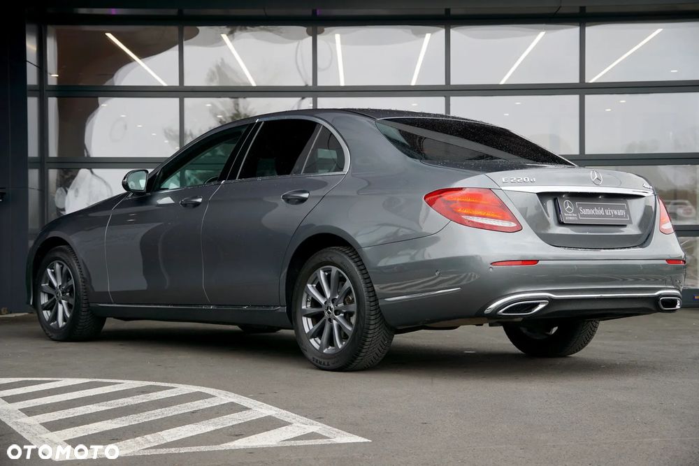 Mercedes-Benz Klasa E 220 d 4-Matic 9G-TRONIC - 4