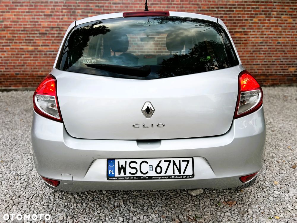 Renault Clio - 30