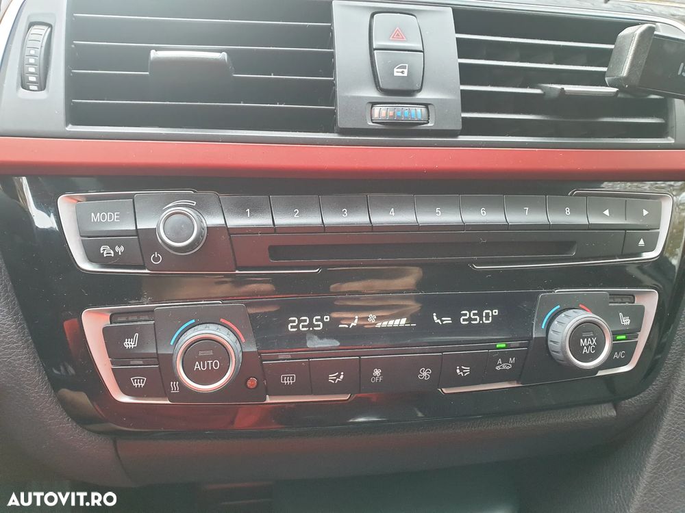 BMW Seria 3 320d Sport Line - 12