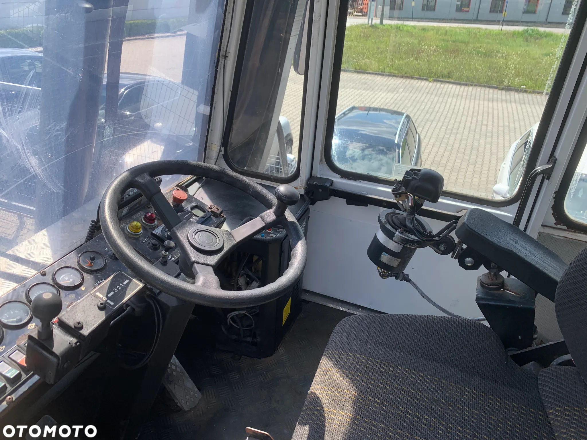 Svetruck TMF 12/9 HB / 1 WŁ. / STAN BDB. / MOZLIWOSC INNEGO CHWYTAKA / SERWIS / 12T ŁAD. - 25