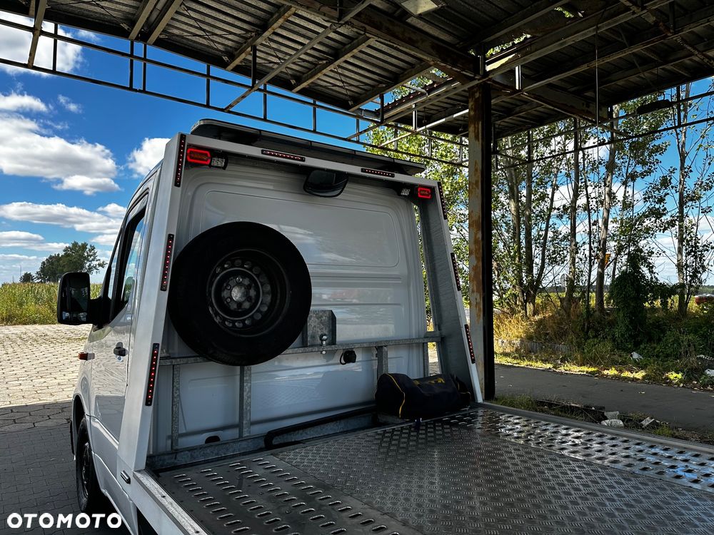 Mercedes-Benz Sprinter - 11