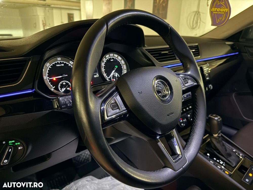 Skoda Superb Combi 2.0 TDI DSG 4X4 Laurin & Klement - 9