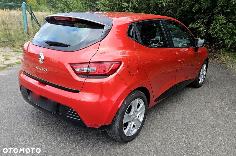 Renault Clio 1.2 16V 75 Expression - 13