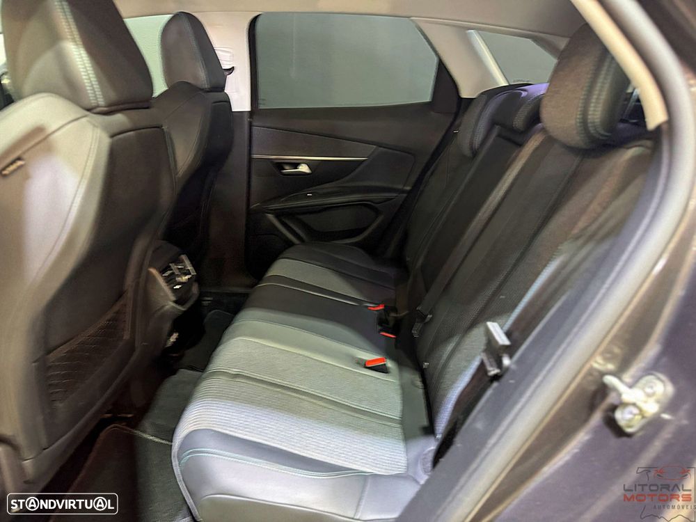 Peugeot 3008 1.2 PureTech Allure Pack EAT8 - 18