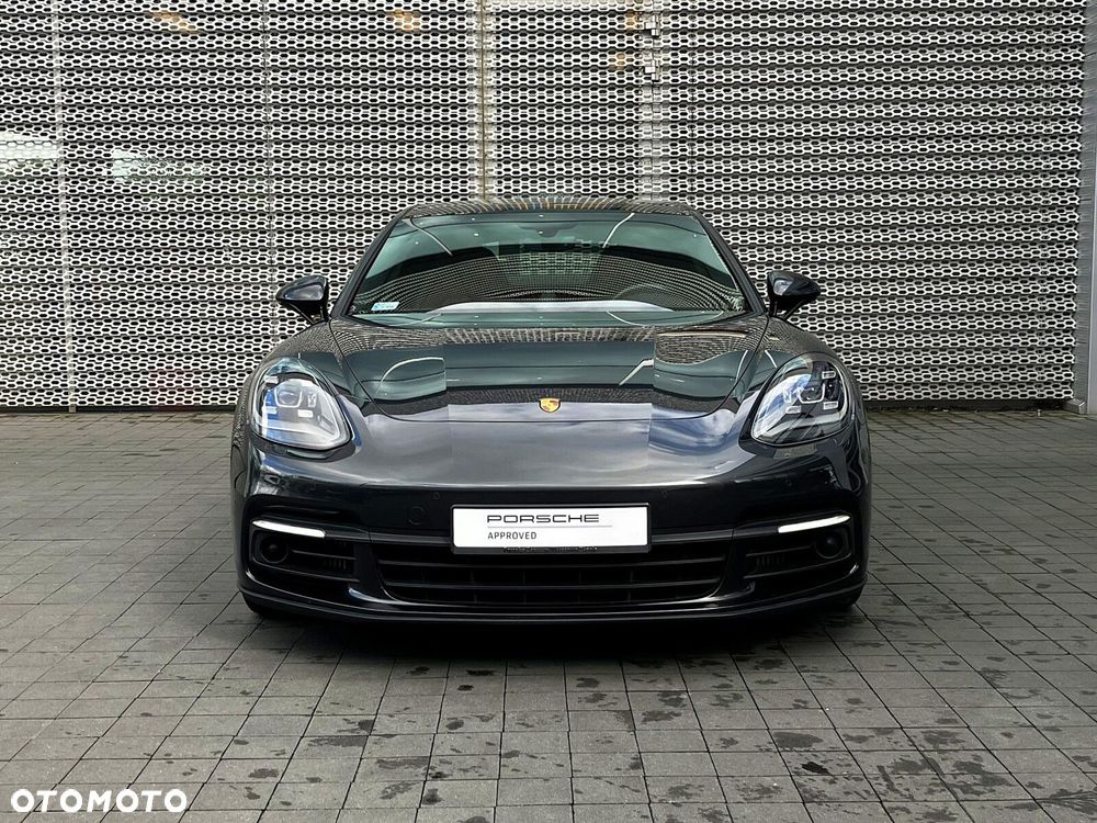 Porsche Panamera 4 E-Hybrid - 8