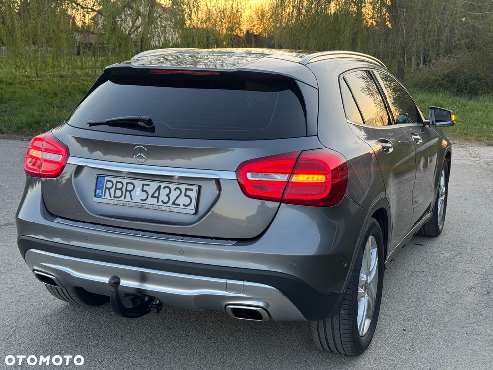 Mercedes-Benz GLA 200 Urban - 4