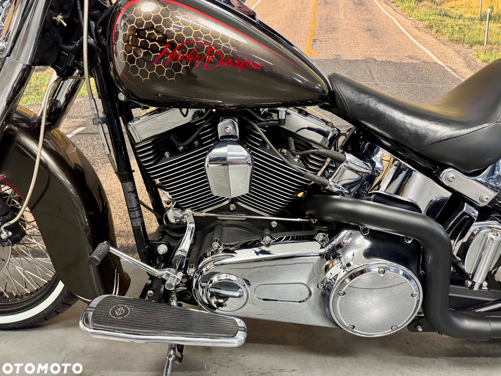 Harley-Davidson Softail Deluxe - 11