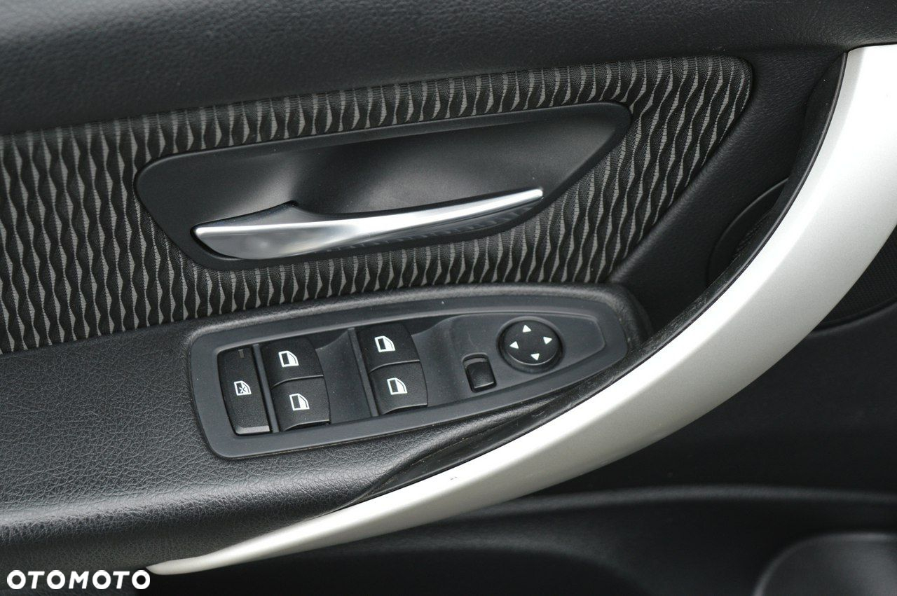 BMW Seria 3 316d EU6 - 36