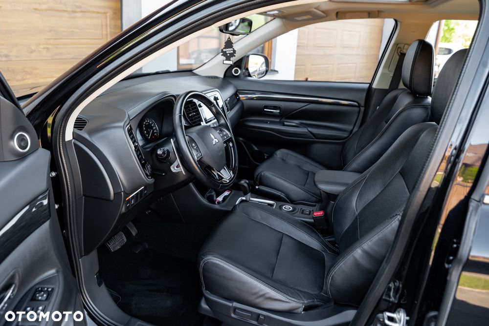 Mitsubishi Outlander 2.2 DI-D 4WD Automatik Invite - 18