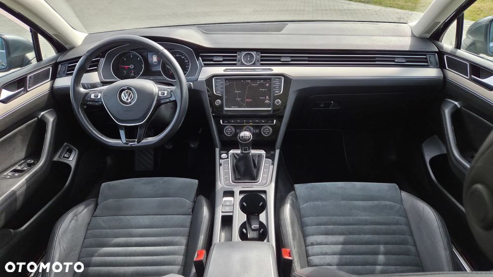 Volkswagen Passat Variant 1.6 TDI (BlueMotion Technology) Comfortline - 28