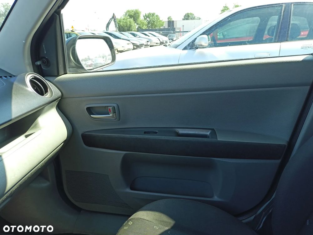 Mazda 2 - 13
