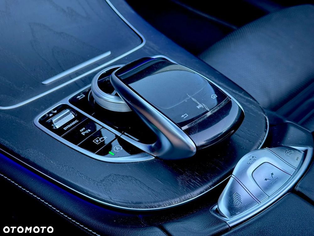 Mercedes-Benz Klasa E 220 d 9G-TRONIC - 36