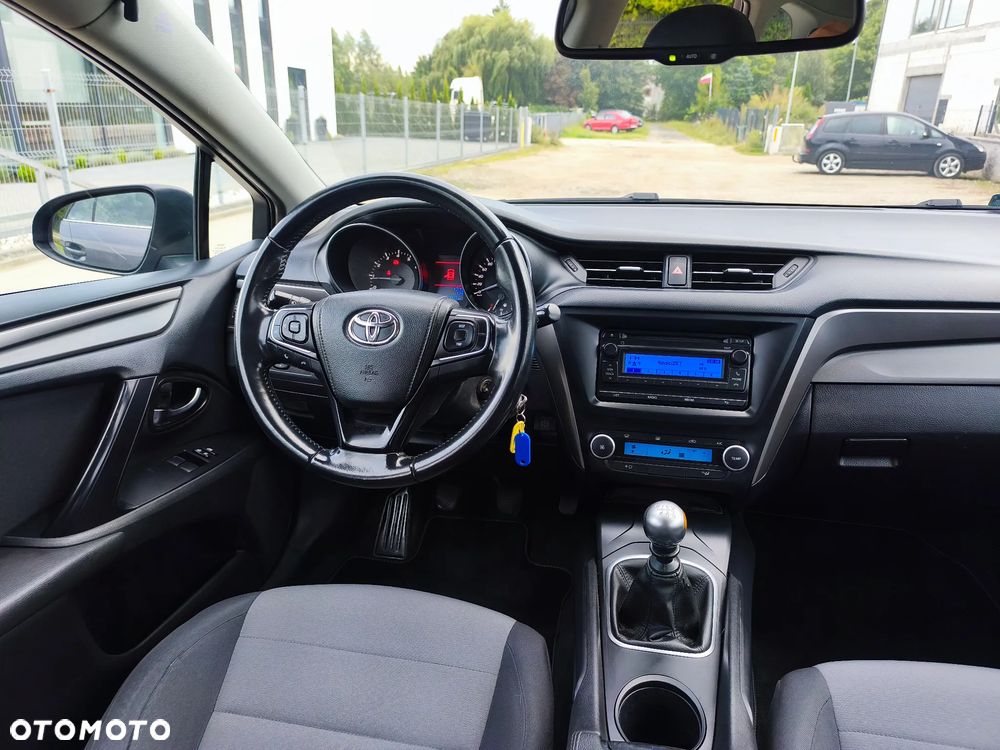 Toyota Avensis - 15