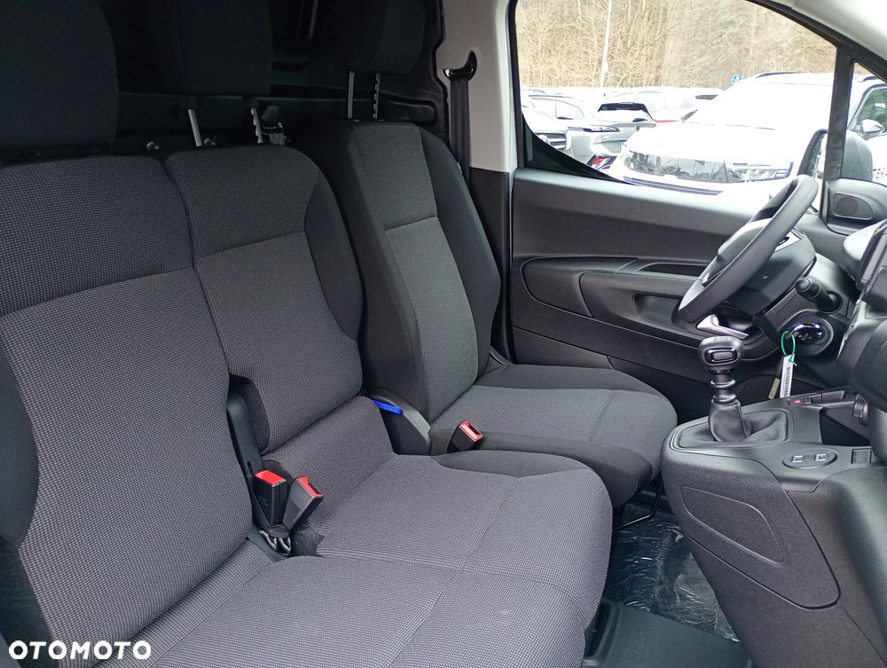 Peugeot Partner Furgon Long 950kg 100KM BlueHDi - 26