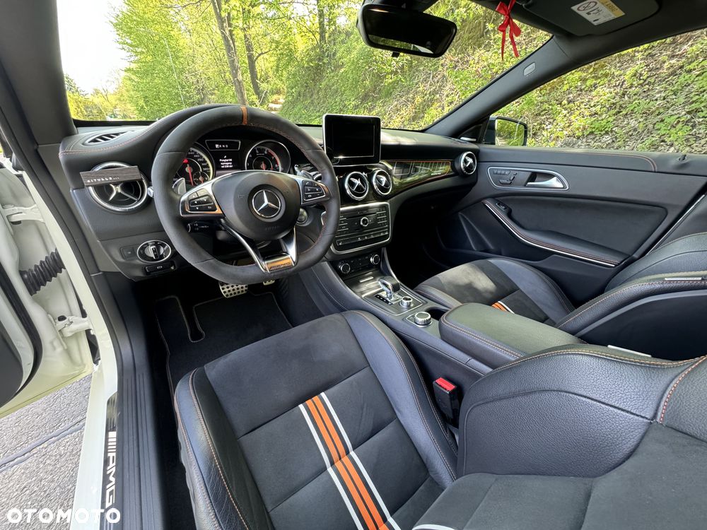 Mercedes-Benz CLA AMG 45 4-Matic - 9