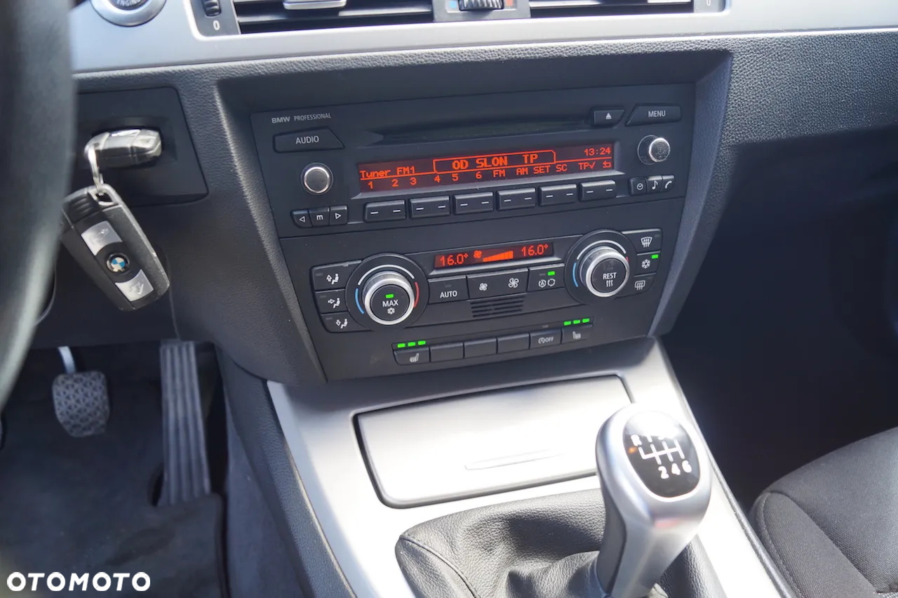 BMW Seria 3 318i Touring Edition Exclusive - 22