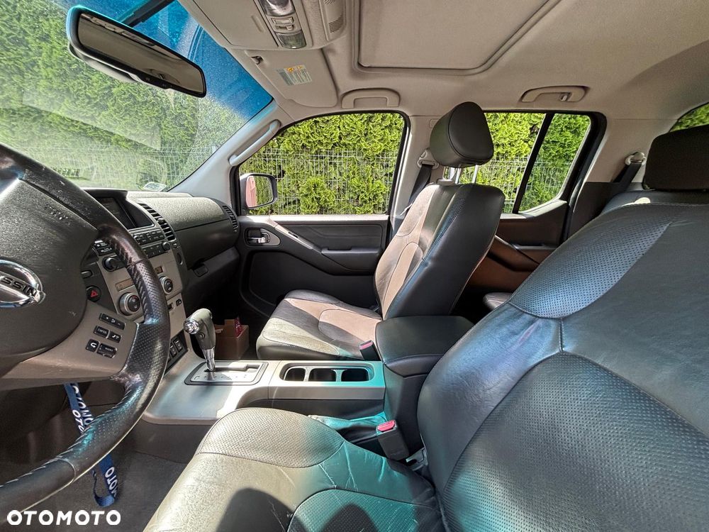 Nissan Navara 2.5 D LE - 14