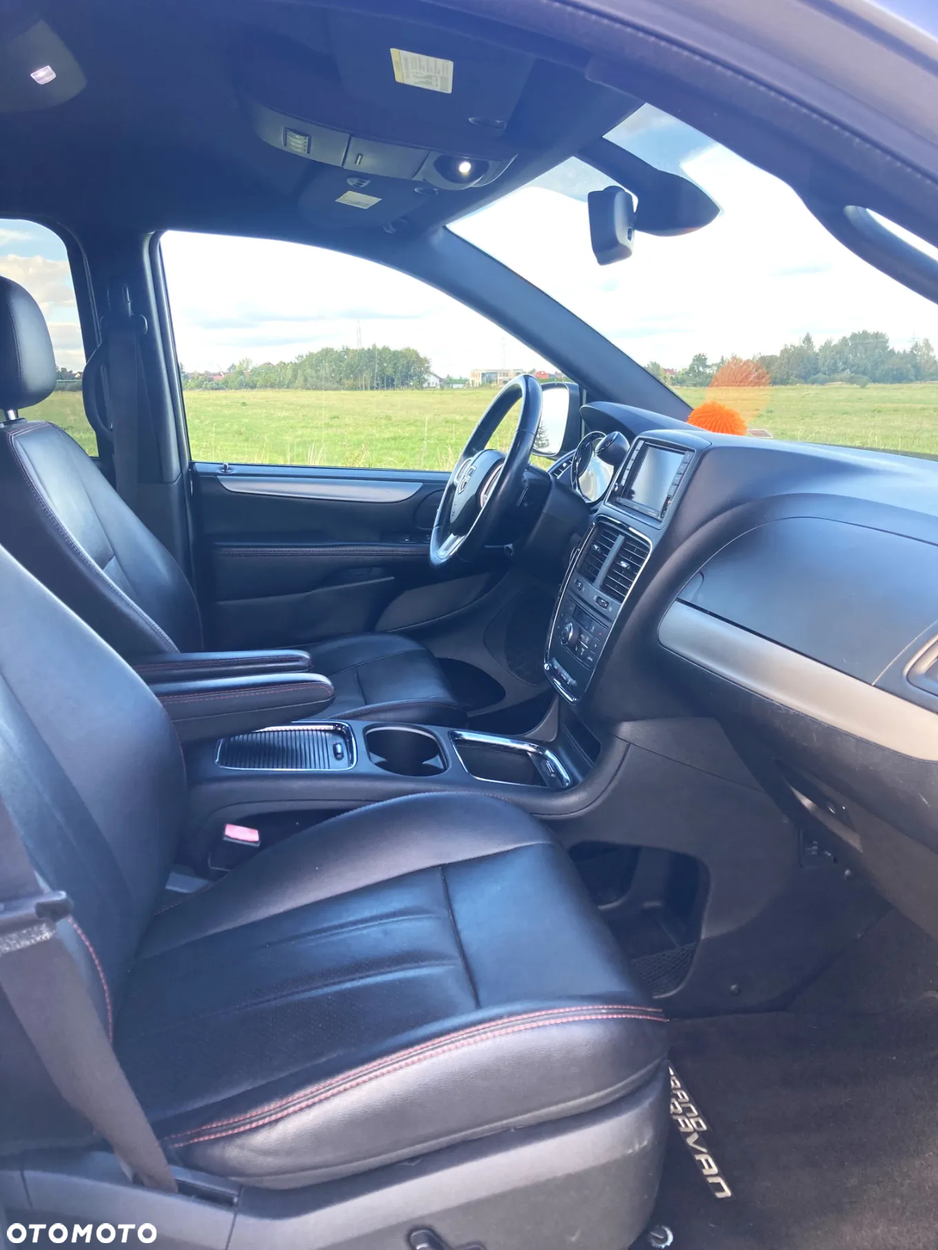 Dodge Grand Caravan - 13