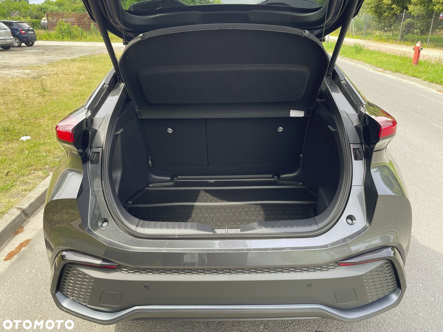 Toyota C-HR - 11