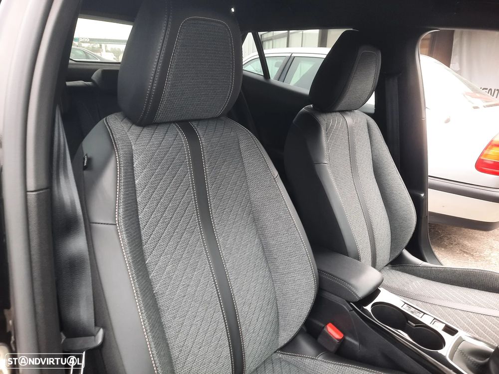 Peugeot 2008 1.2 PureTech Allure Pack - 23