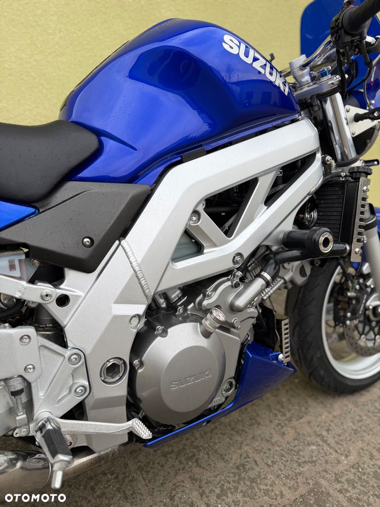 Suzuki SV - 16