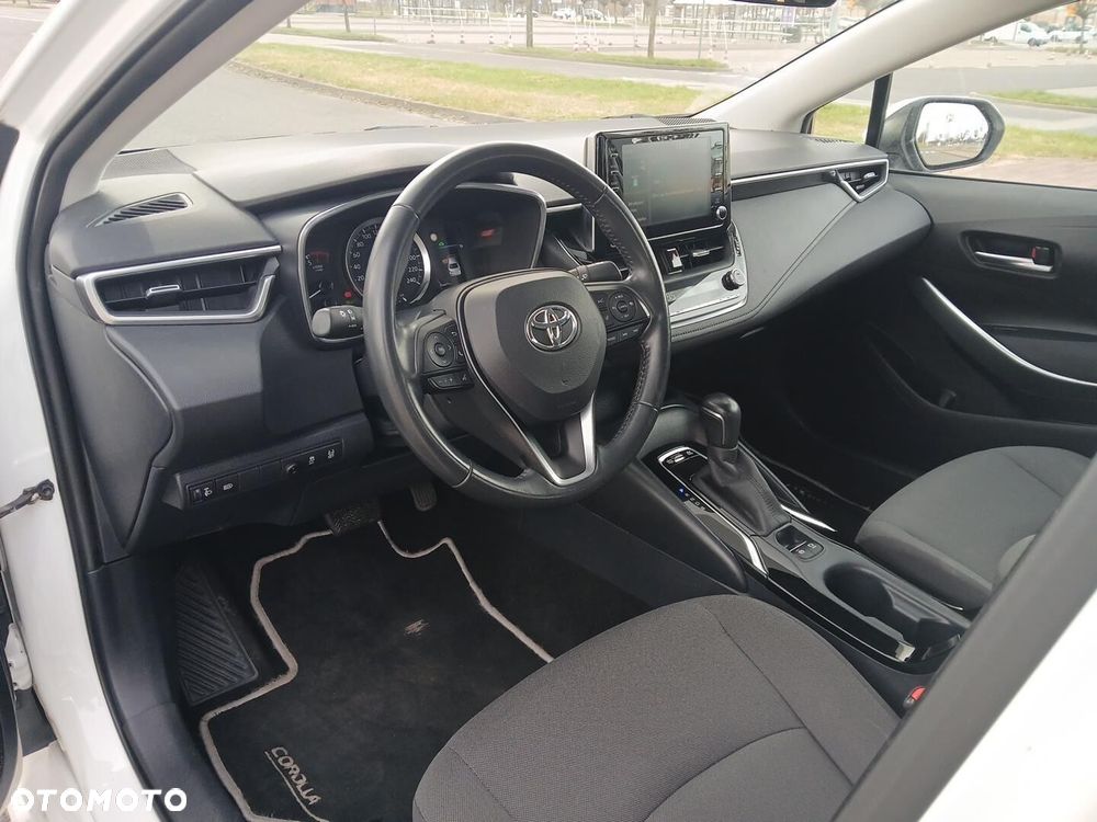 Toyota Corolla 1.8 Hybrid Comfort - 17