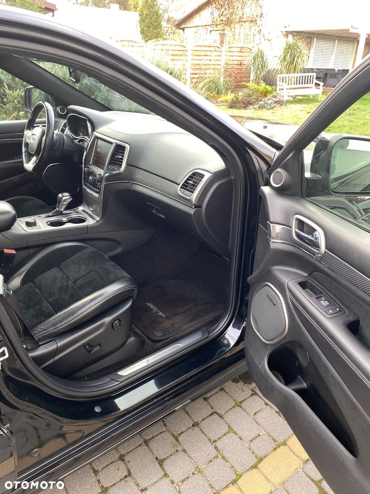 Jeep Grand Cherokee SRT - 7