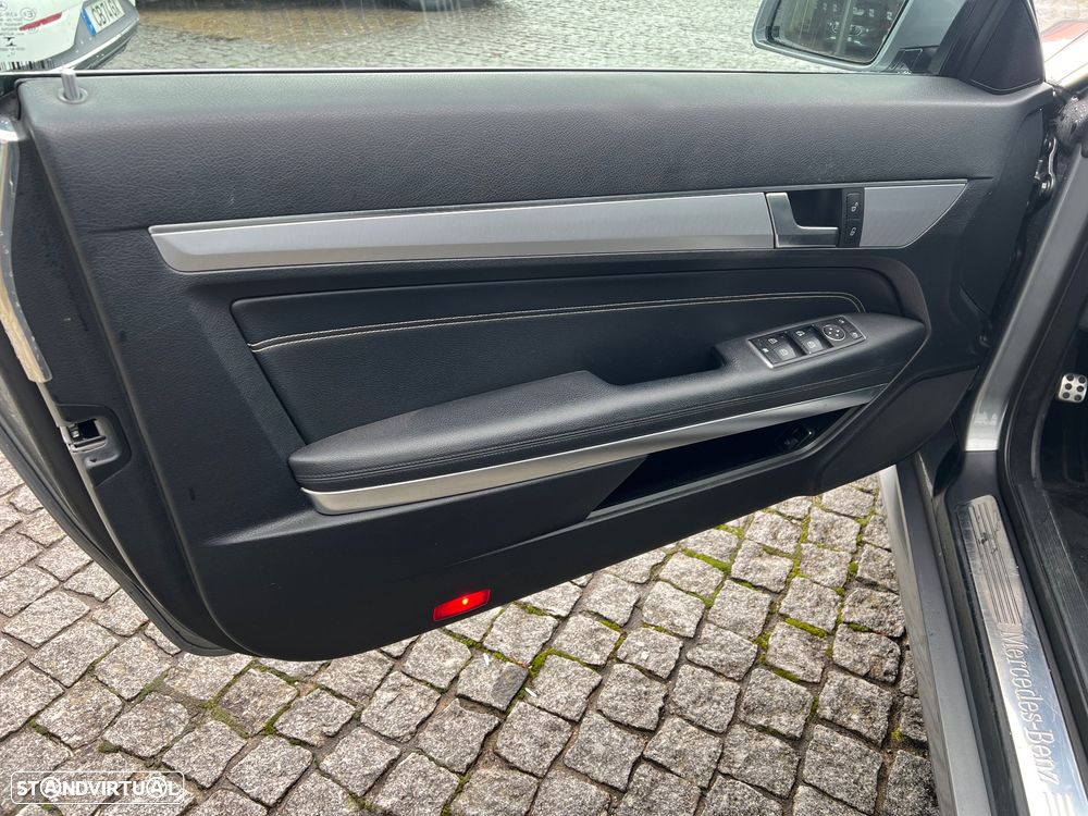 Mercedes-Benz E 220 CDI DPF BlueEFFICIENCY 7G-TRONIC Avantgarde - 13