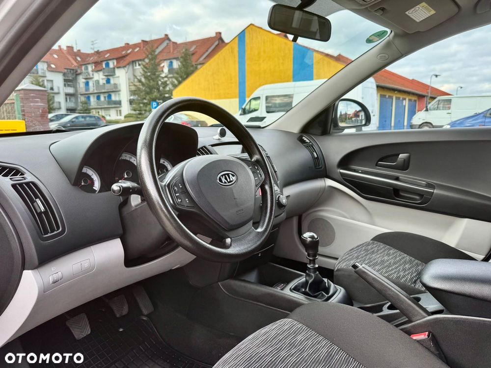 Kia Ceed 1.4 Comfort + - 7