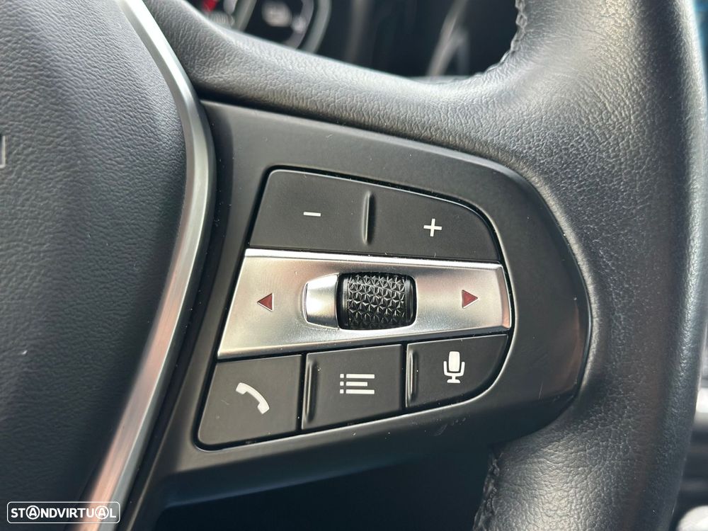 BMW 330 e Line Luxury Auto - 31