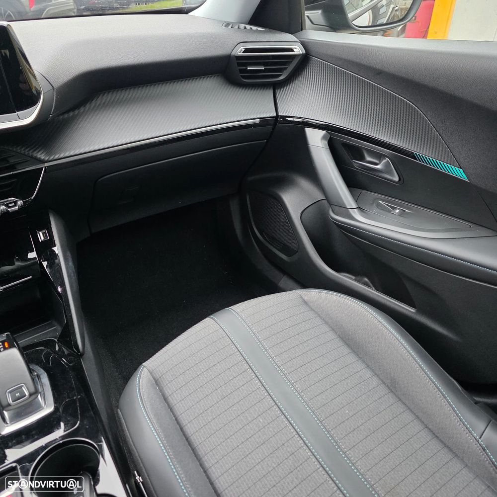 Peugeot 2008 PureTech 130 EAT8 Allure Pack - 10