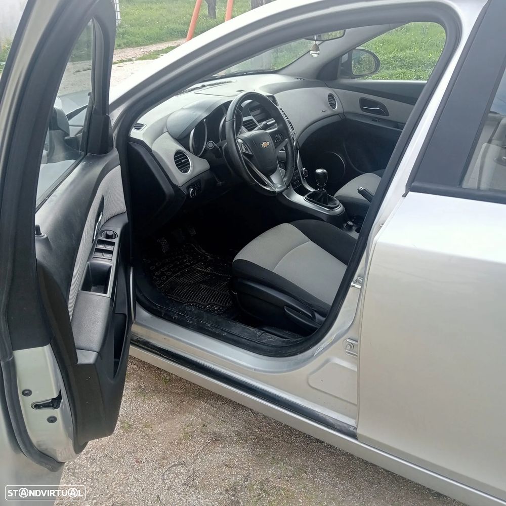 Chevrolet Cruze 1.6 LT - 4