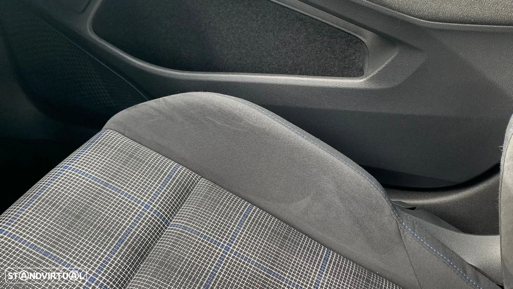 VW Golf 1.4 eHybrid OPF DSG GTE - 28