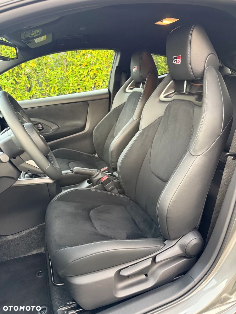 Toyota Yaris GR 1.6 Dynamic - 9