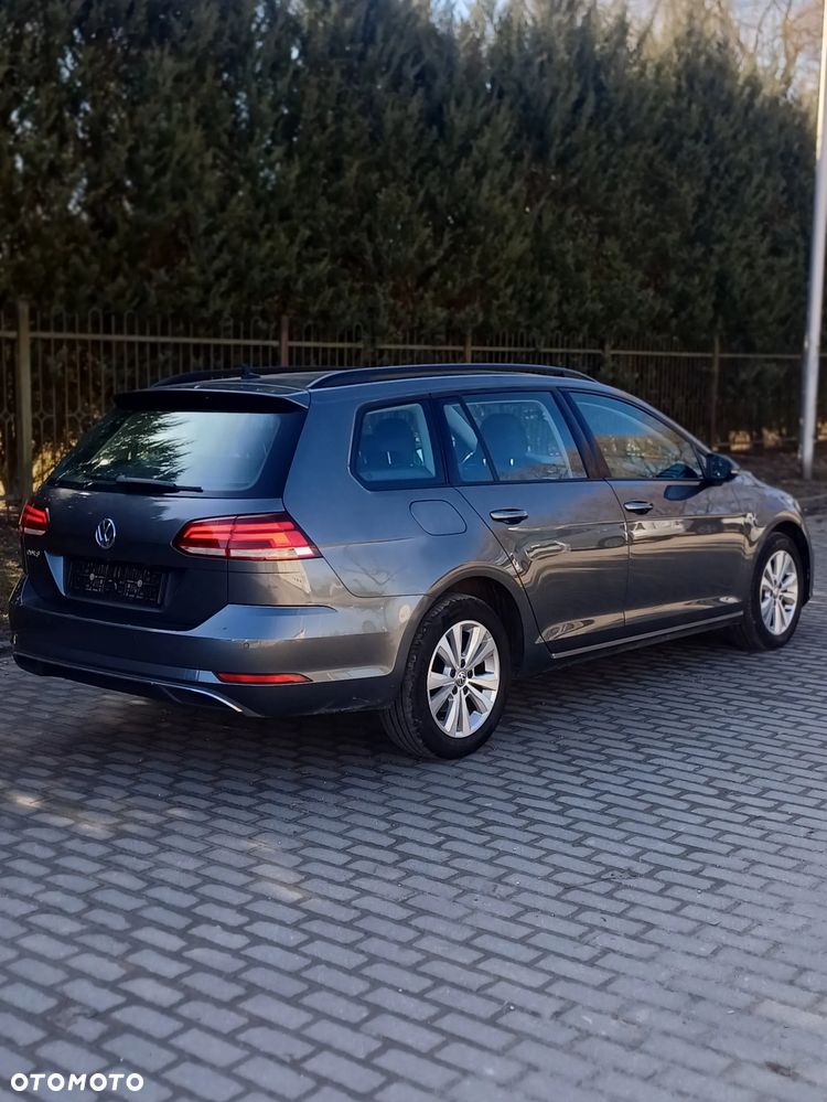 Volkswagen Golf - 9